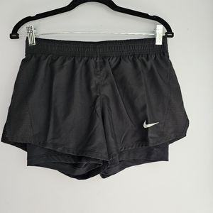 Nike shorts size s